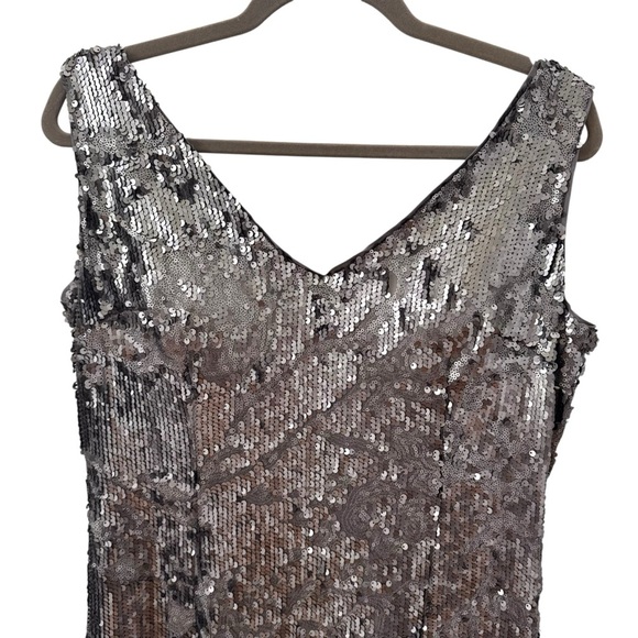 Rene Ruiz Collective V-neck Sequin Gown in "Silver" Size 10 - Picture 6 of 15